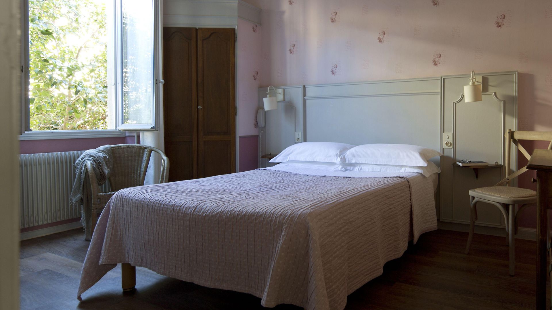 Saint Hubert Hotel