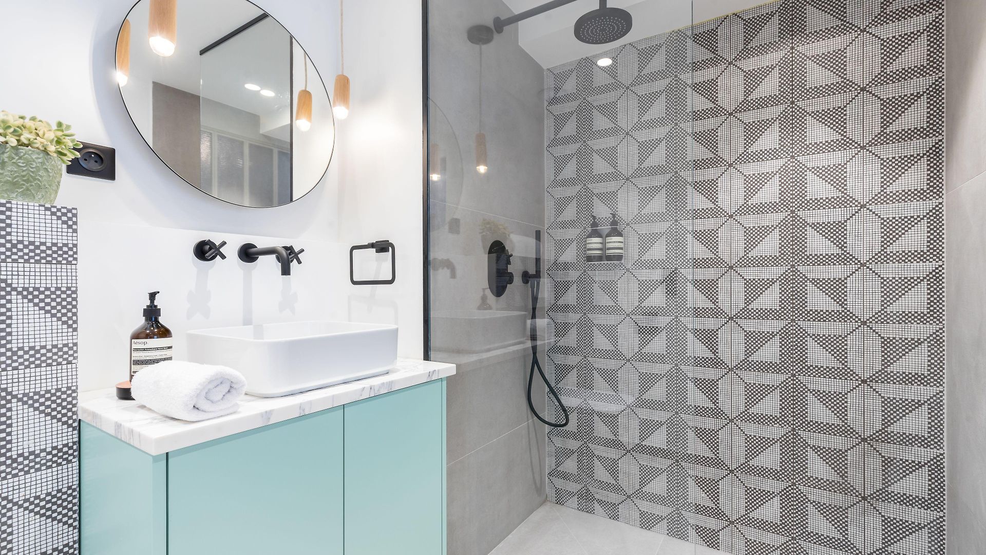 L'abeille - Boutique 4*