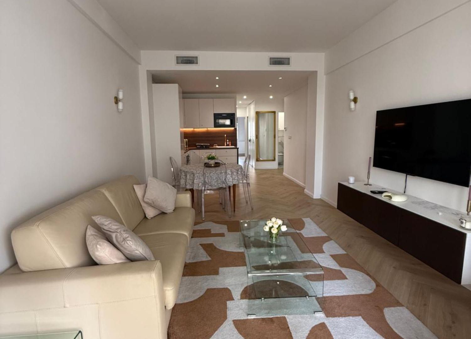 Apartment Beautiful 3 Rooms, Carre D 'or Nice