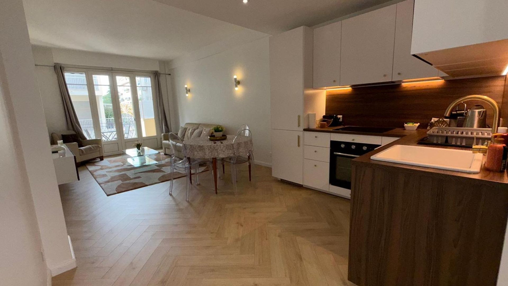 Beautiful 3 Rooms, Carre D 'or Apartment