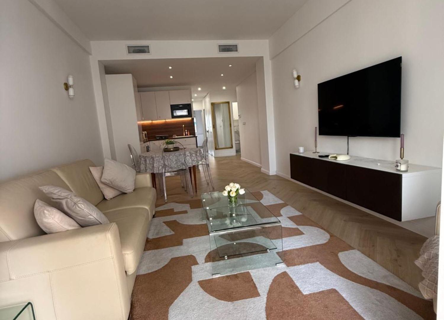 Apartment Beautiful 3 Rooms, Carre D 'or *