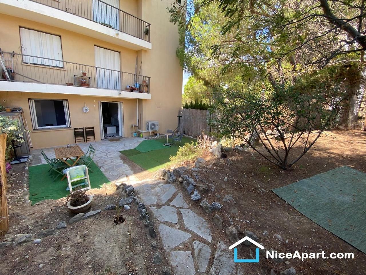 Hillside With 100 Sqm Private Garden *