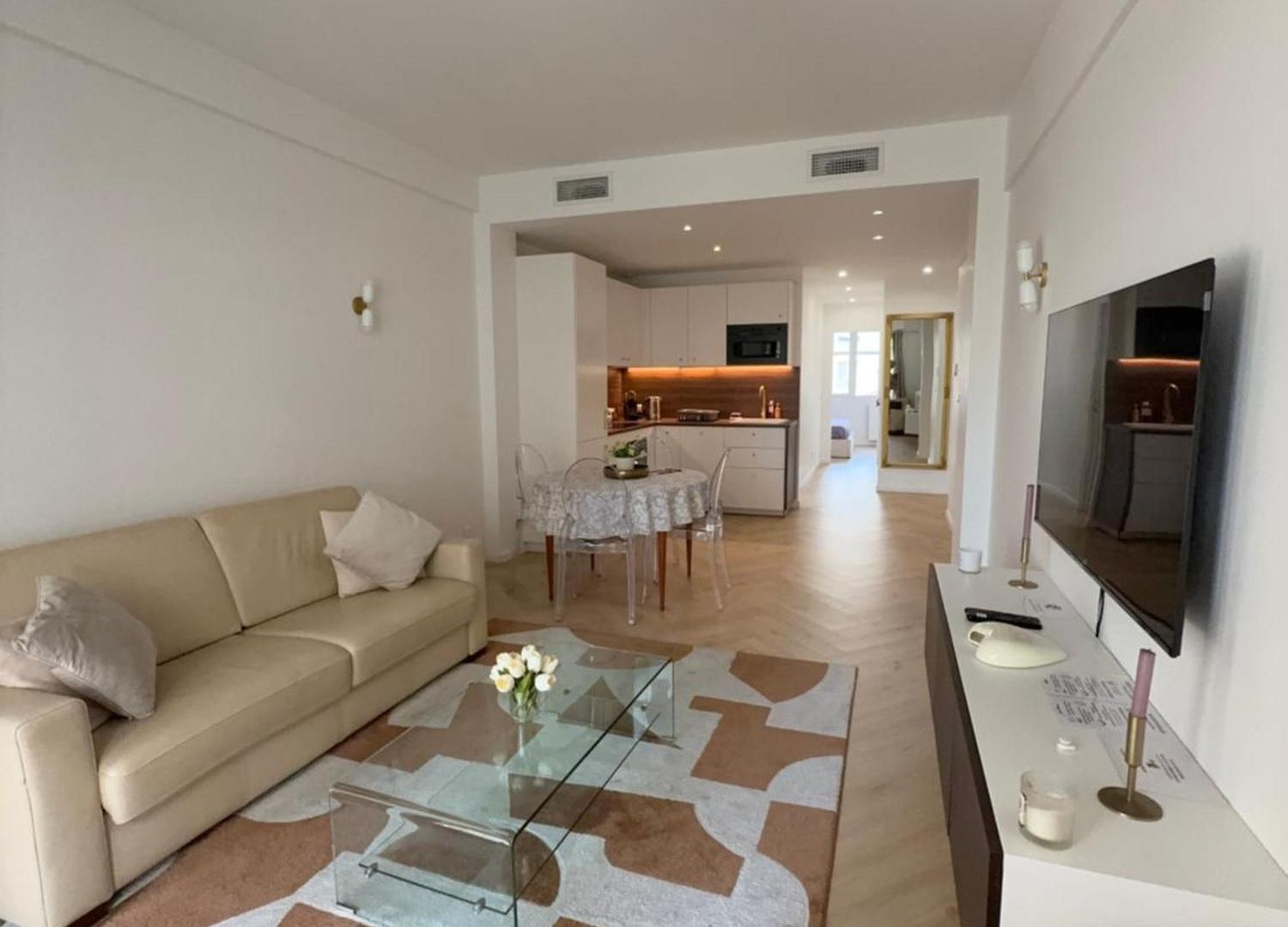 Beautiful 3 Rooms, Carre D 'or *