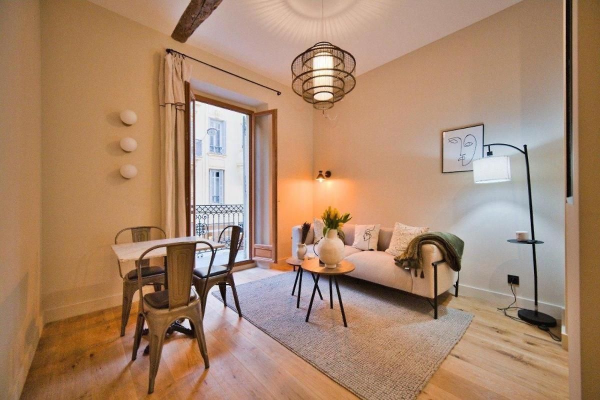Mayerbeer - 2 Bedrooms With Balcony Nice