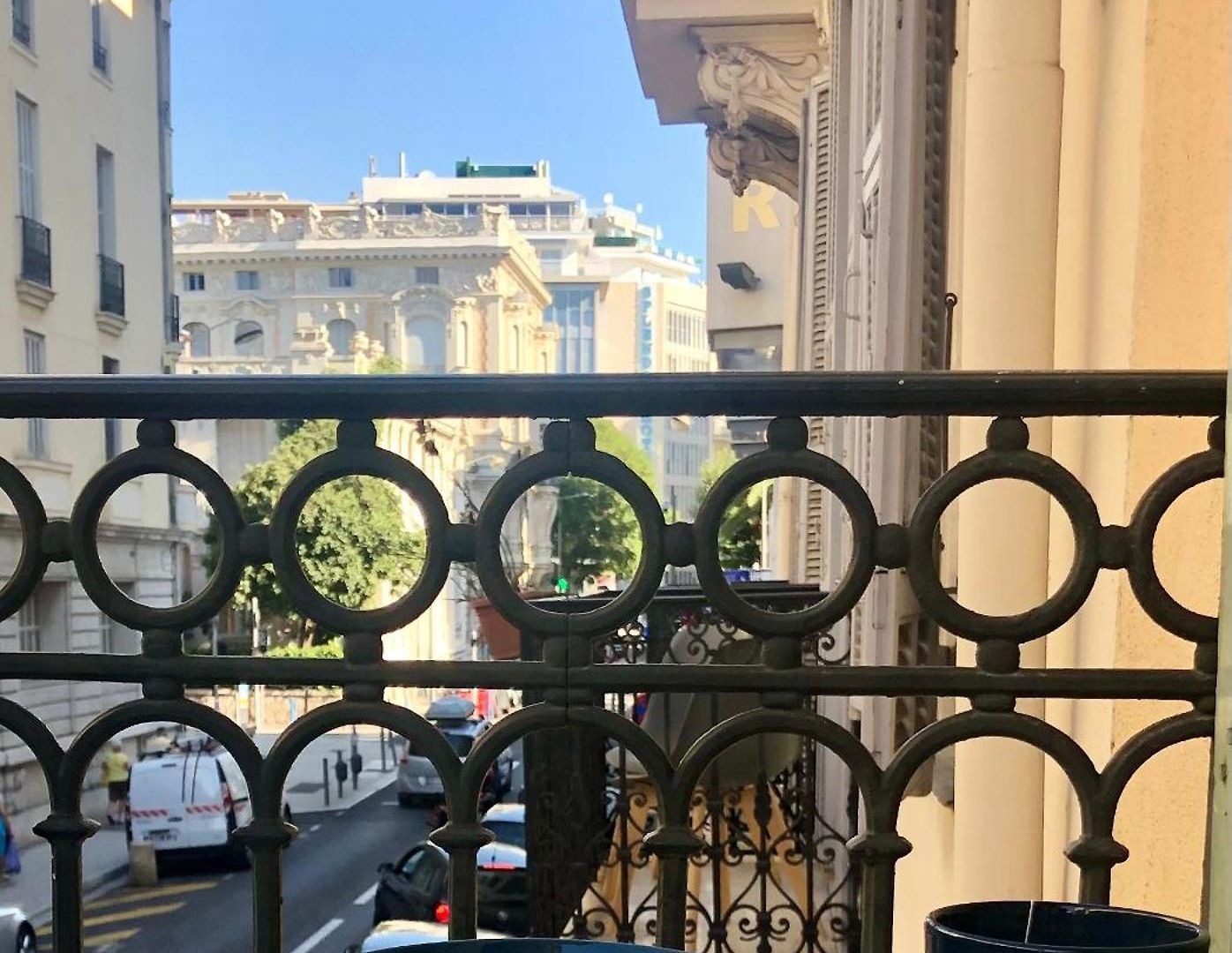 Mayerbeer - 2 Bedrooms With Balcony * Nice