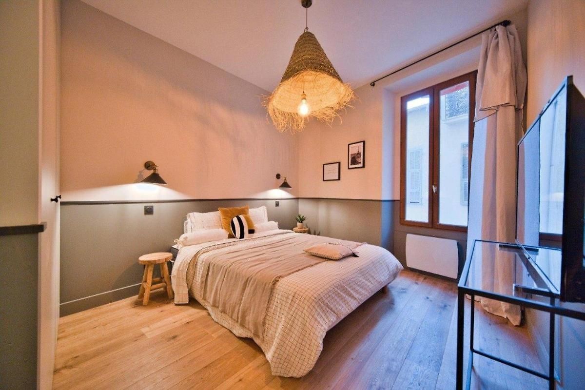 Mayerbeer - 2 Bedrooms With Balcony Apartment Nice