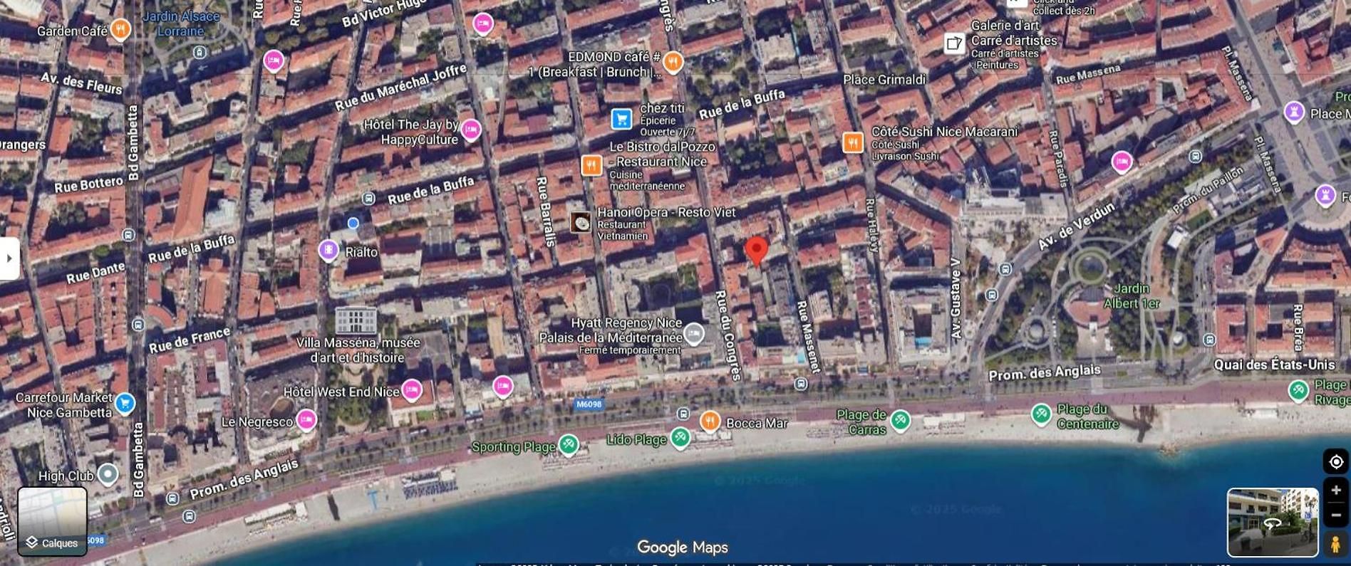Studette A Coté De La Et La Promenade Nice