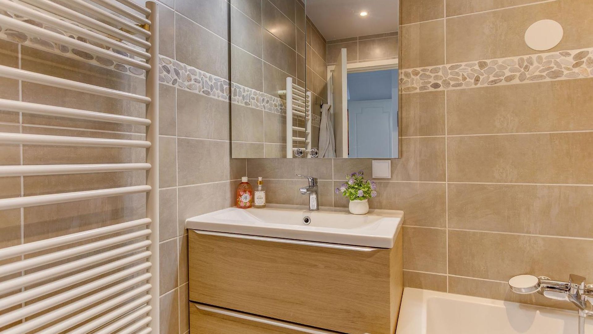Francia Azur Ap4483 By Riviera Homes Appartement *