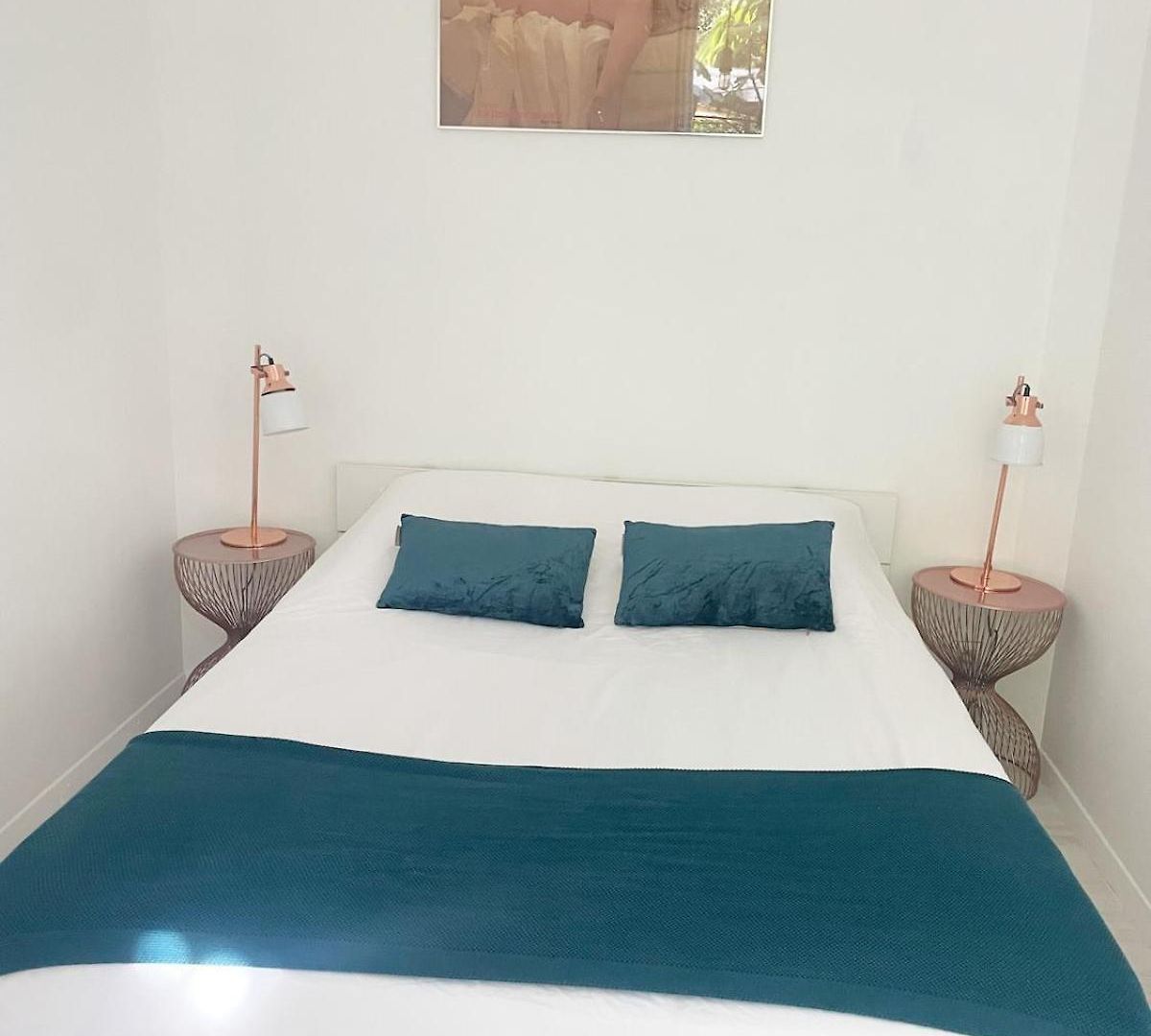 Apartment With Private Garden In Center