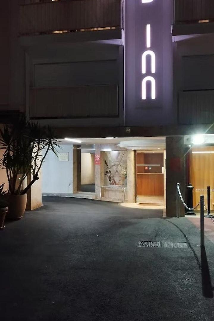 Appartement Studette A Coté De La Et La Promenade Nice