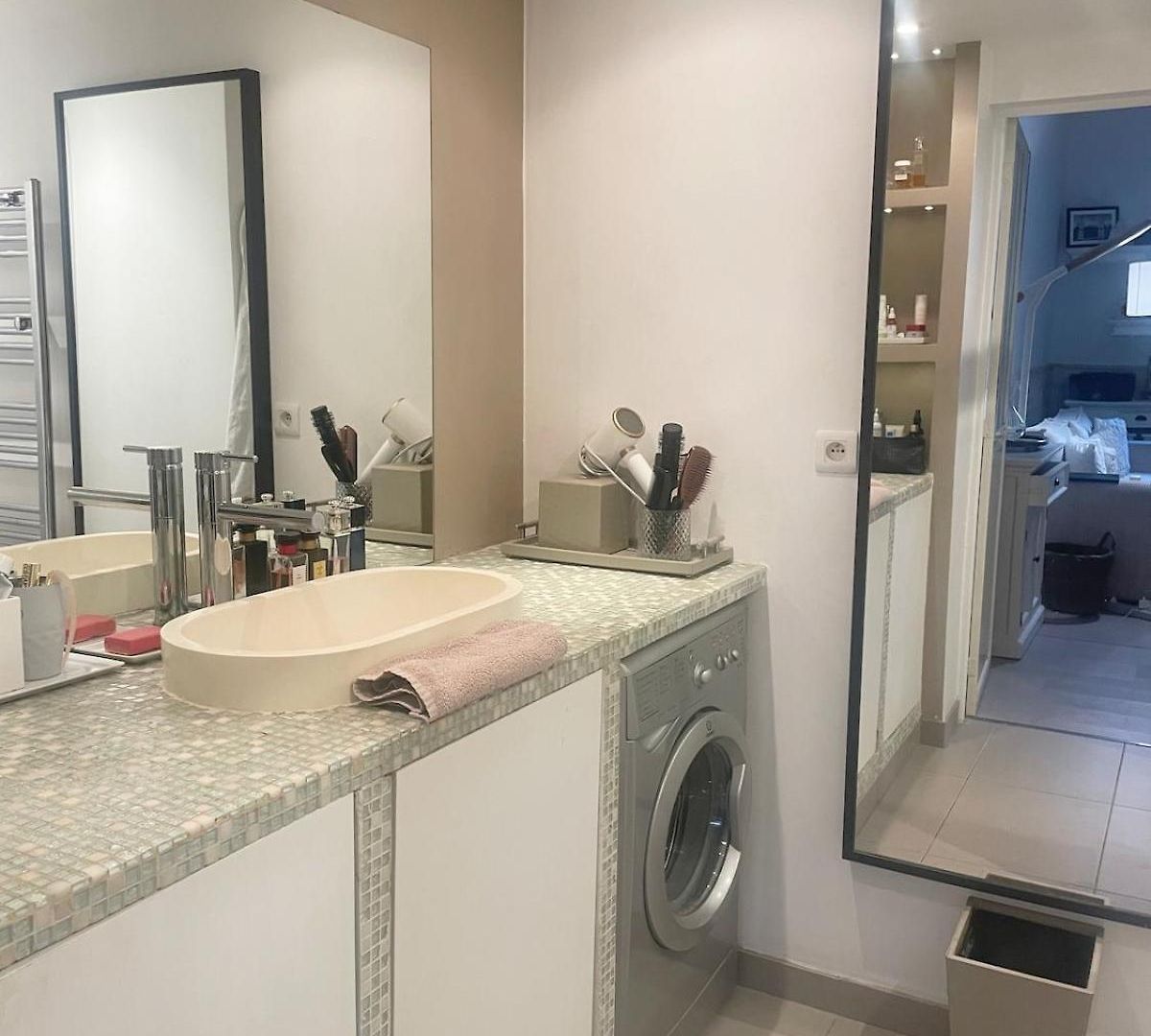 Apartment With Private Garden In Center Nice