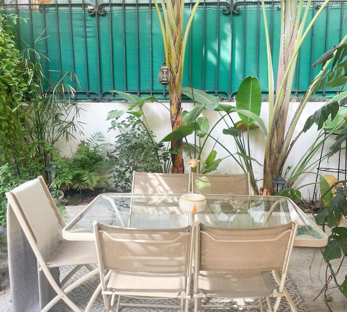 Apartment With Private Garden In Center