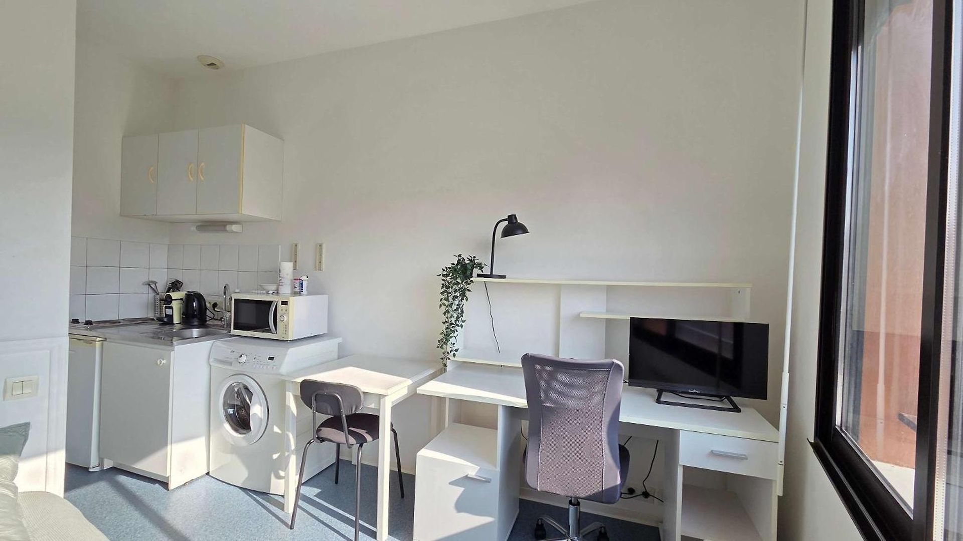 Lx144 Bright & Refined Wifi Mobility Lease Apartment Nice