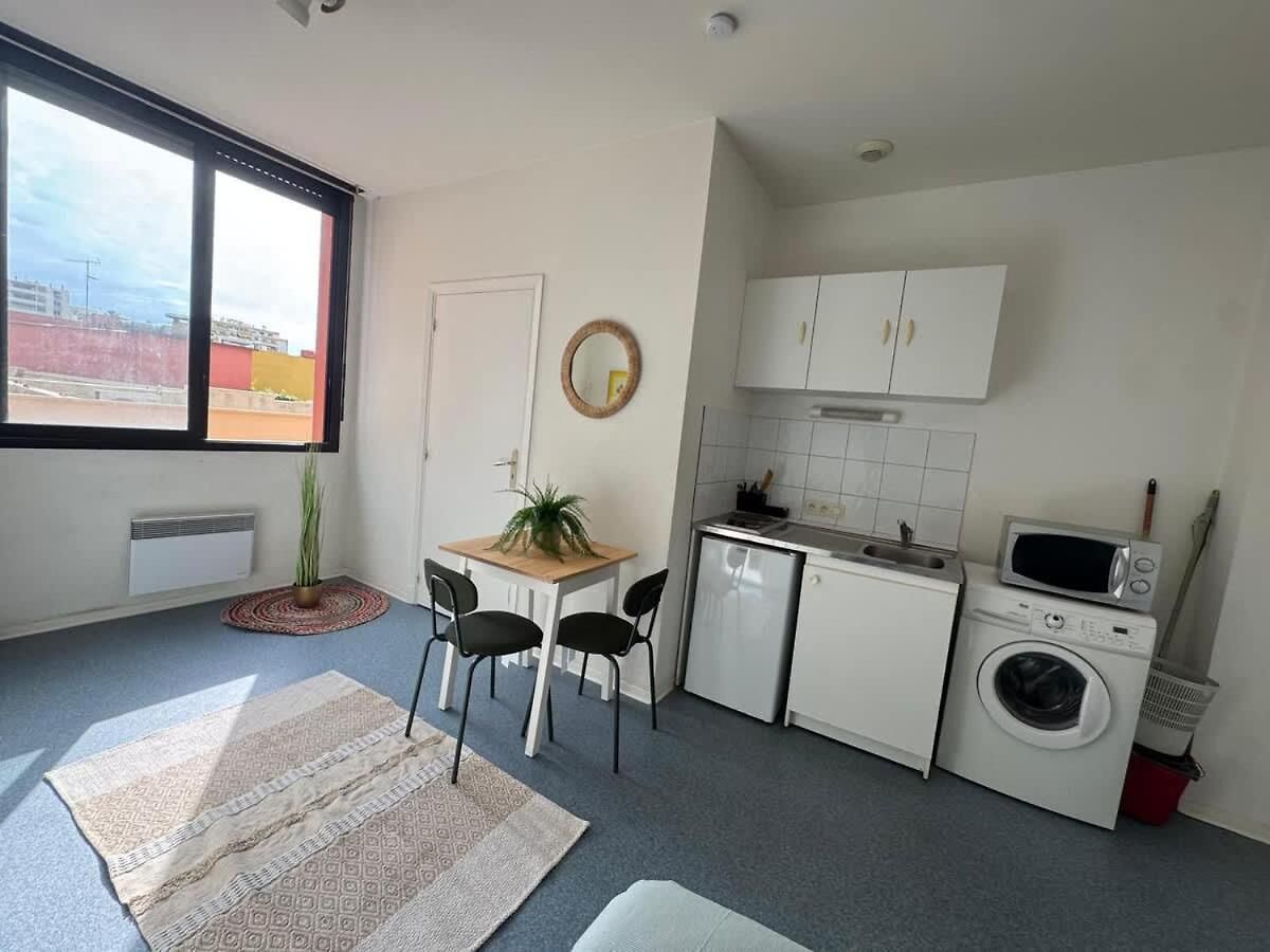 Bright In - Mobility Lease Only - Wifi Apartment Nice