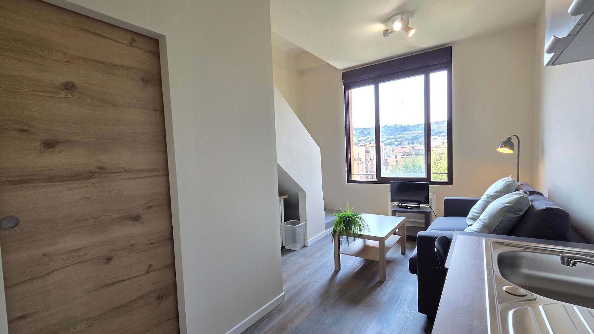 Lx155 Roof Terrace Center Mobility Lease Apartment *