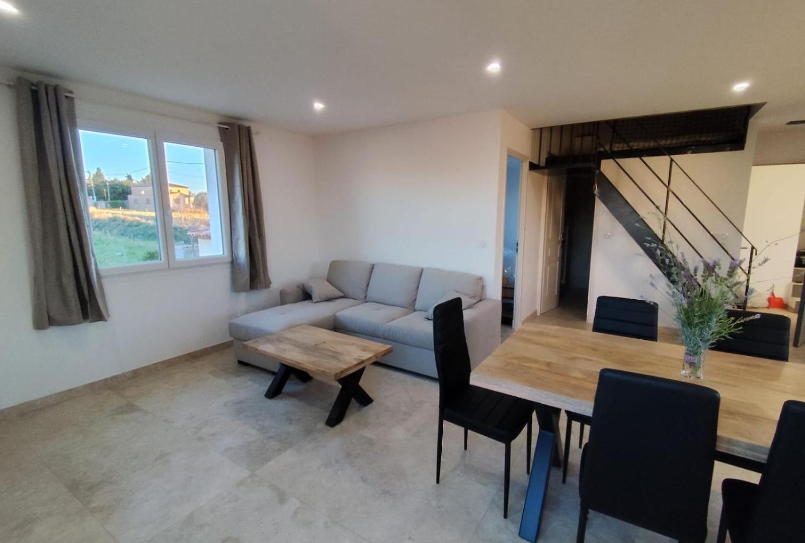 Apartment Maioun Cremat