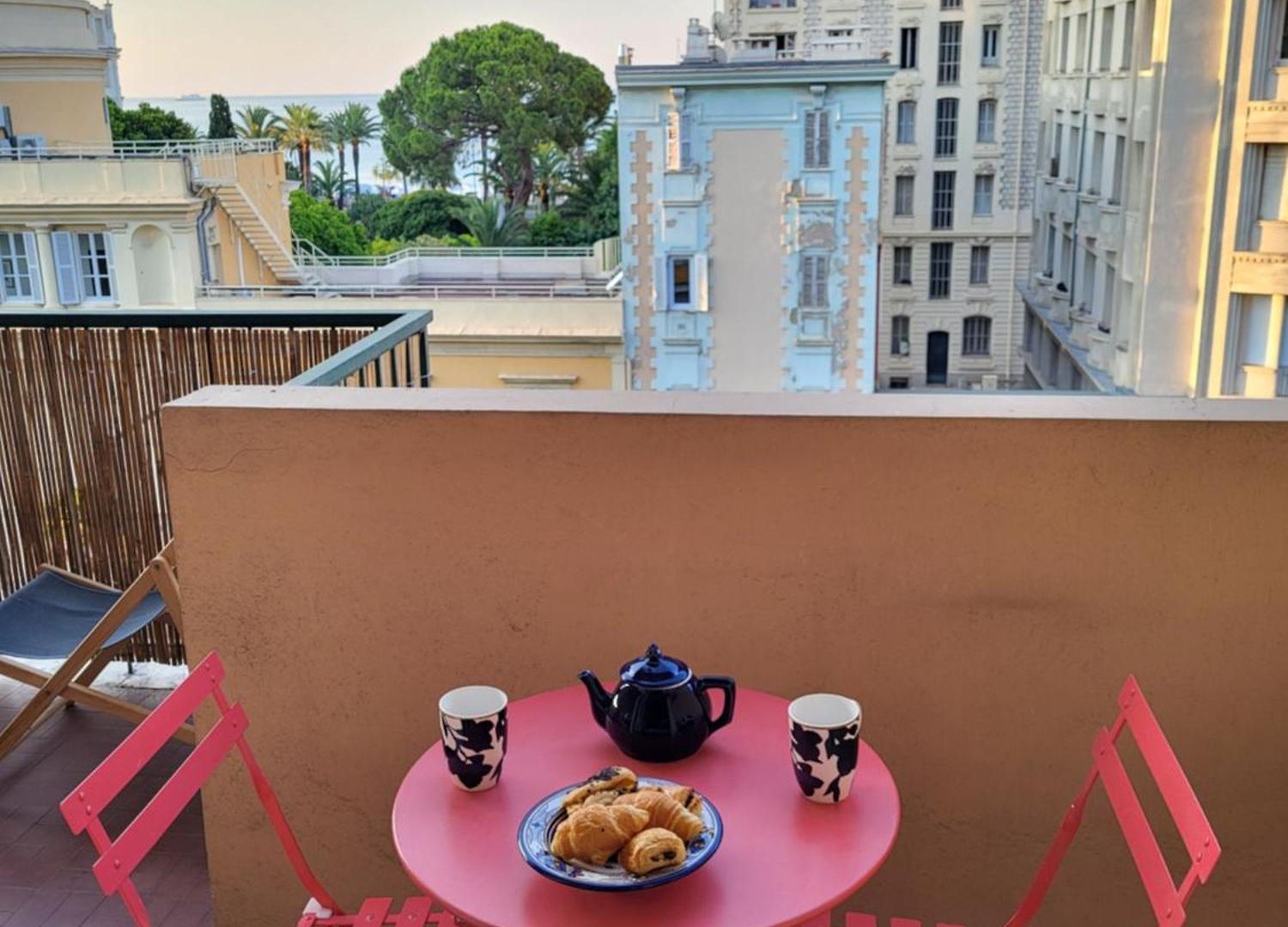 2p Cosy Avec Terrasse, Vue Mer&plages à Pied Appartement Nice