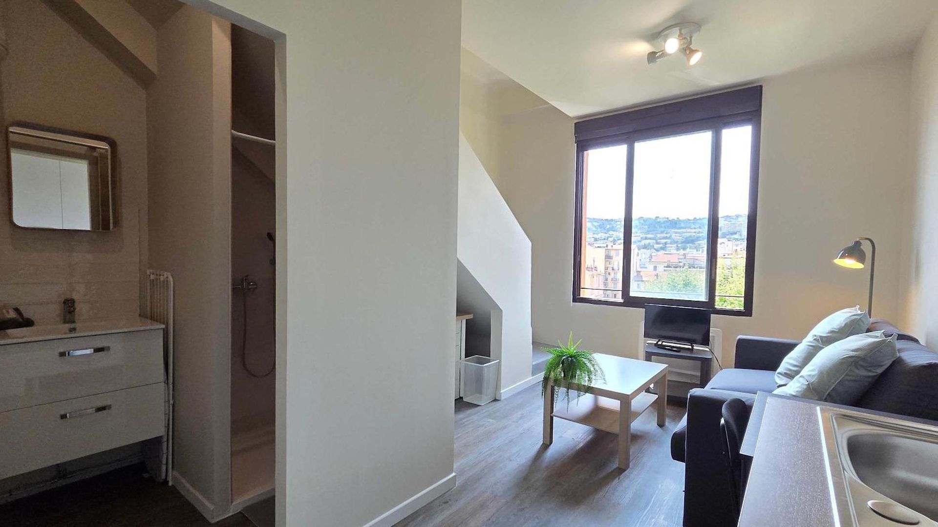 Apartment Lx155 Roof Terrace Center Mobility Lease Nice