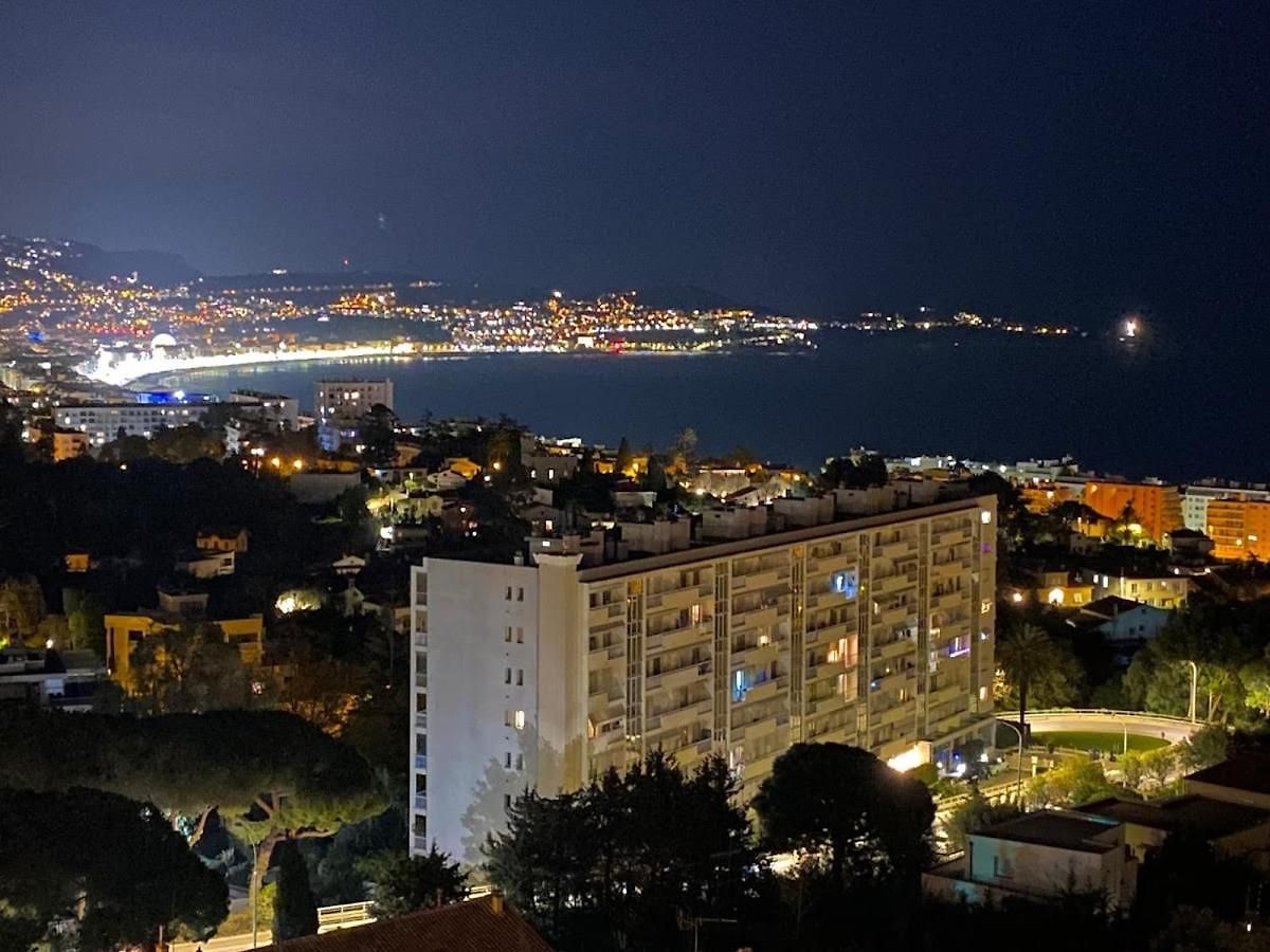 Breathtaking Panoramic View Of ! Apartment
