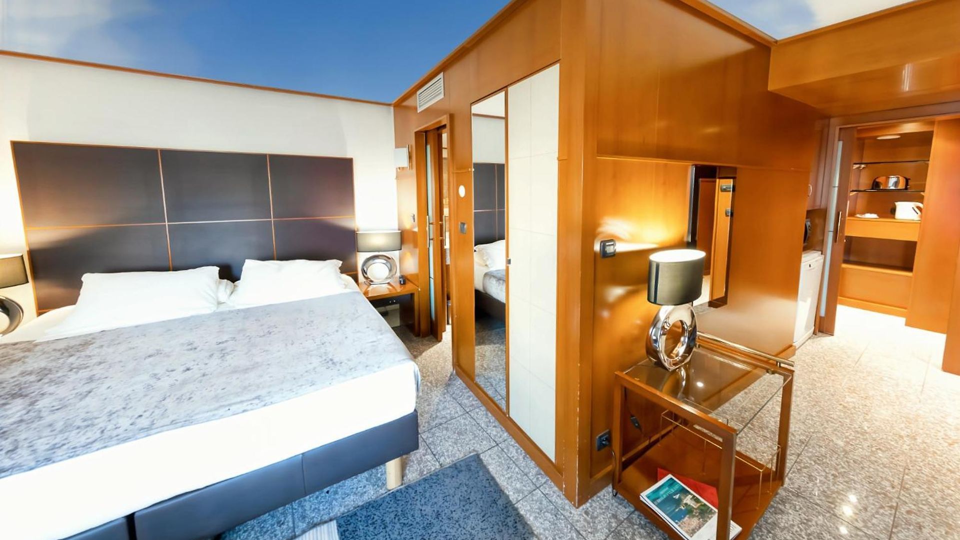 Hotel Goldstar & 4*