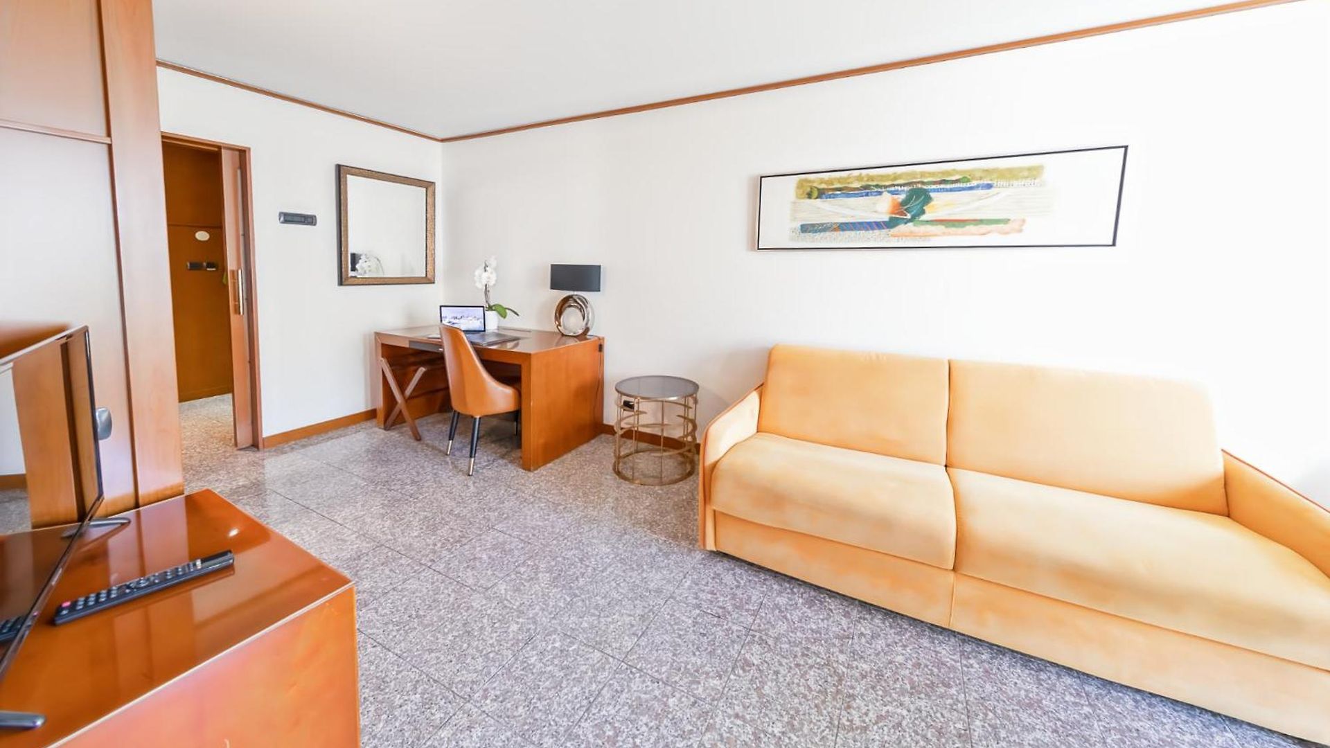 Goldstar & Hotel 4*