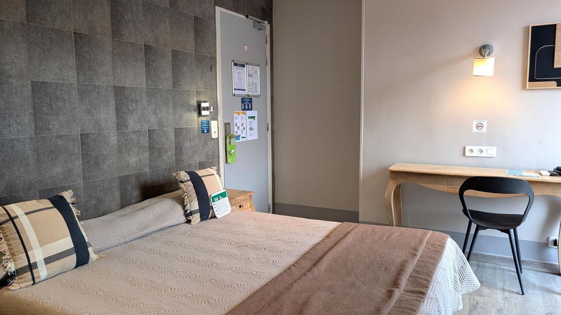 Hotel H33