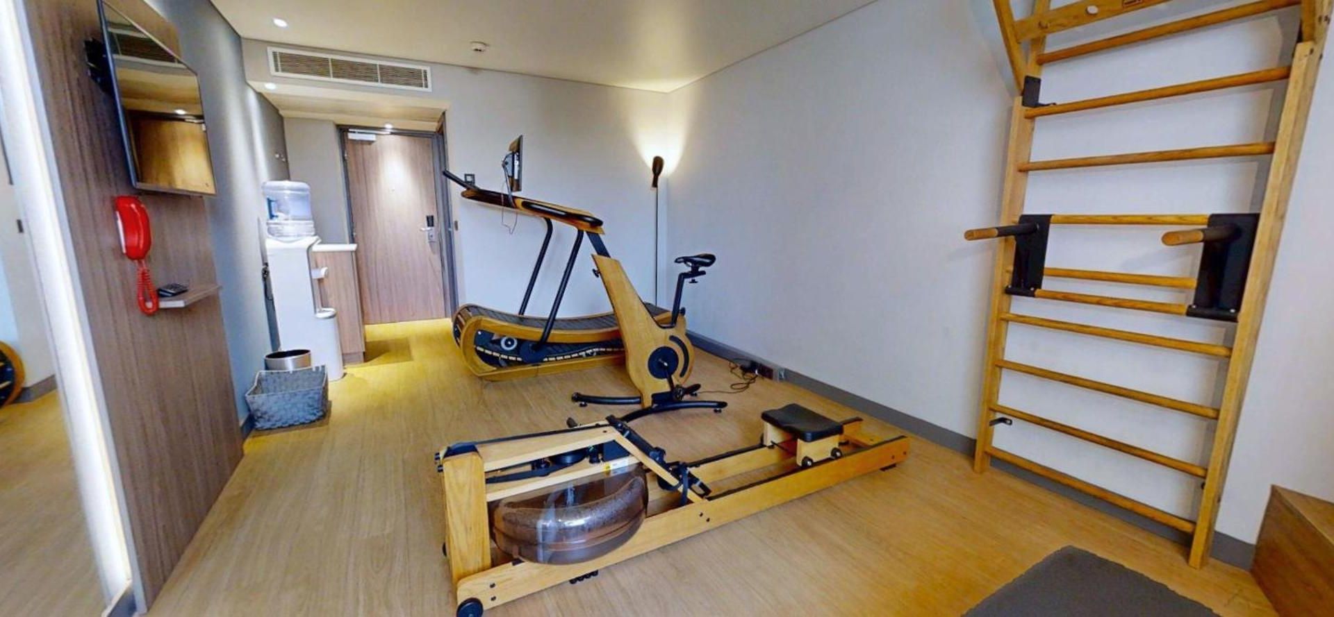 Radisson Airport 4*