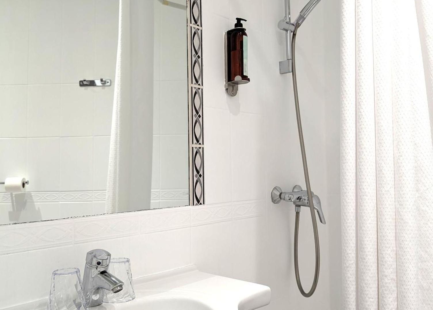 Hotel H33 2*