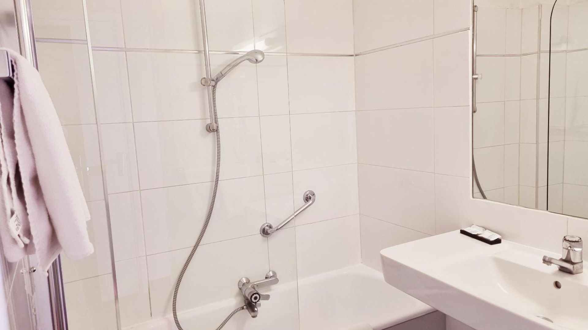 Carlton Hotel 3*