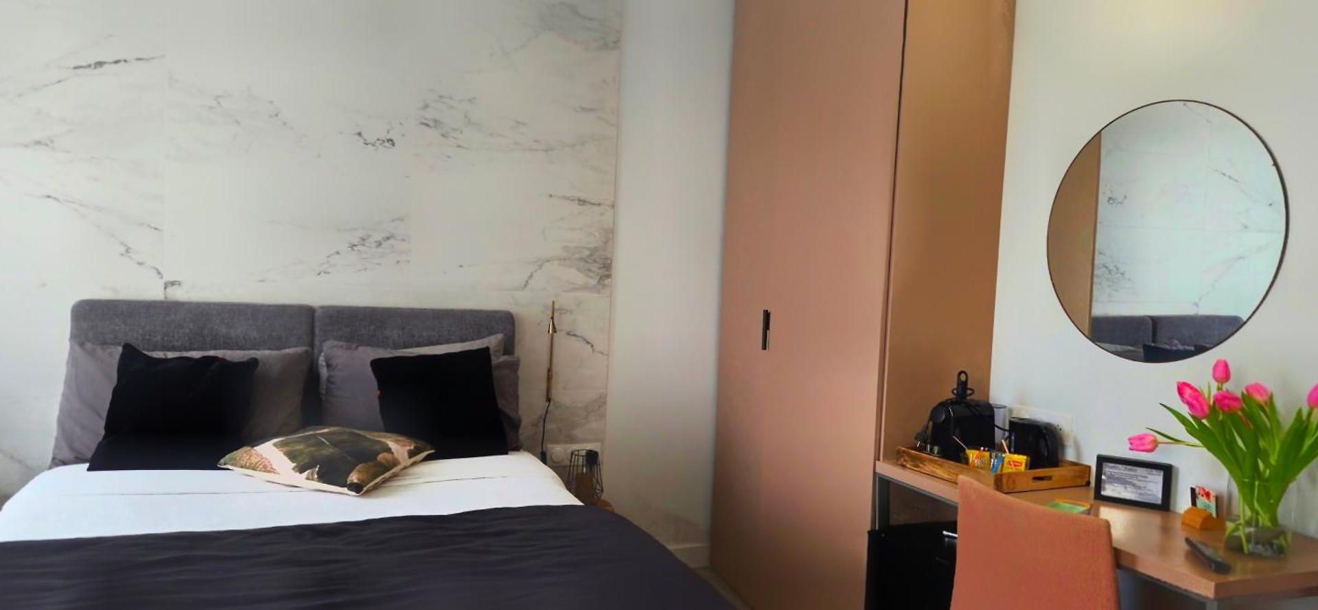 Hotel Le Petit Trianon Et Le Charme Des Nice