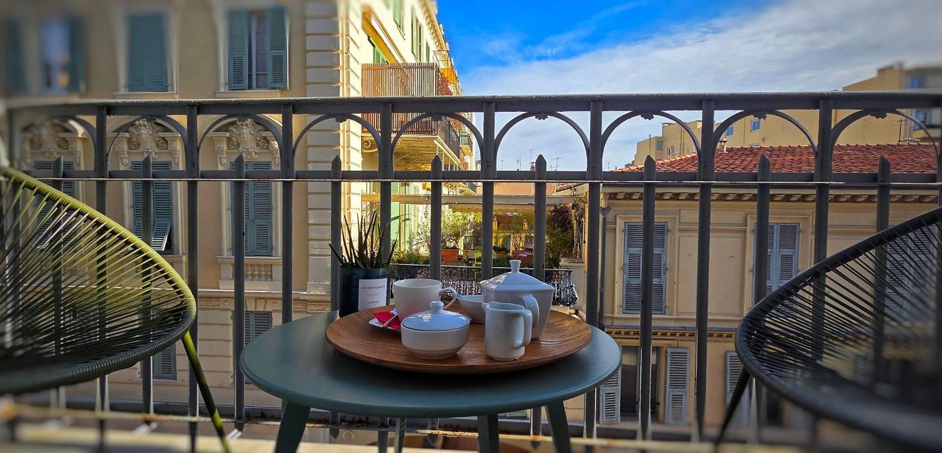 Le Petit Trianon Et Le Charme Des Hotel