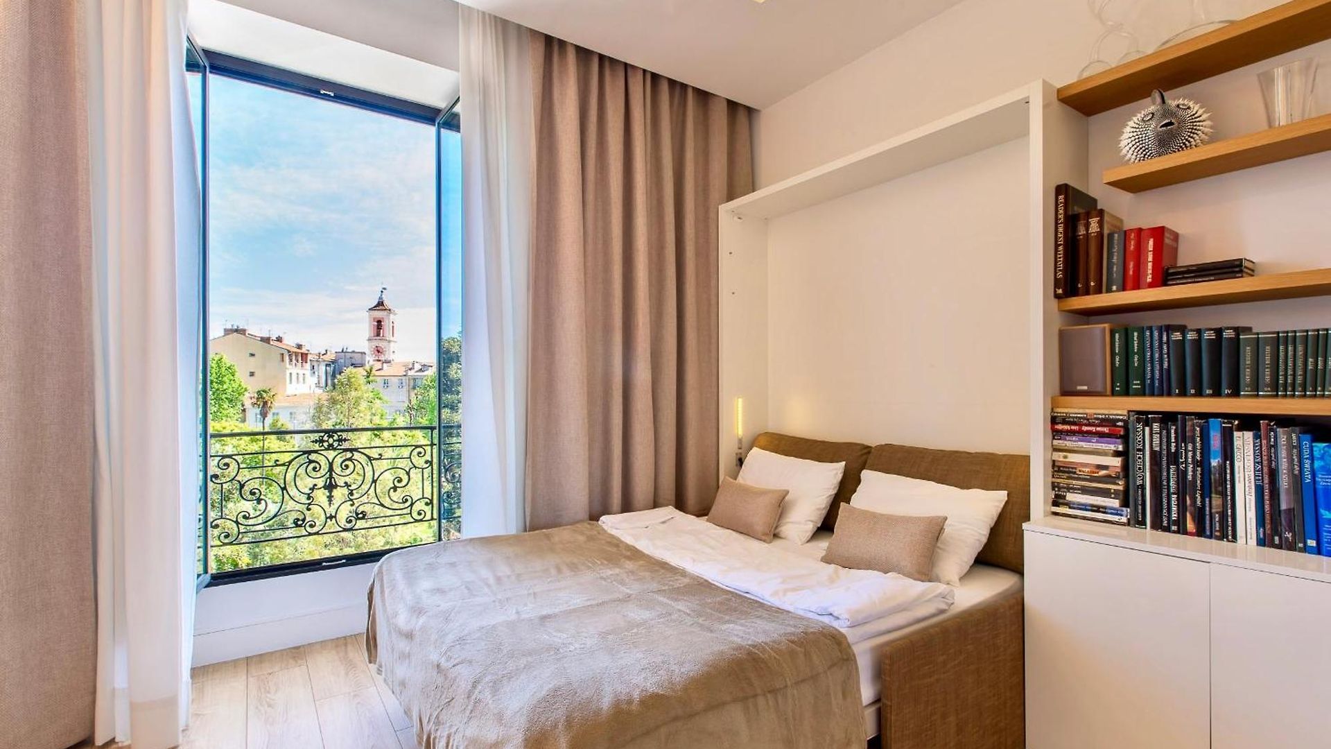 Grand Center At 2 Minutes Walk From The Appartement