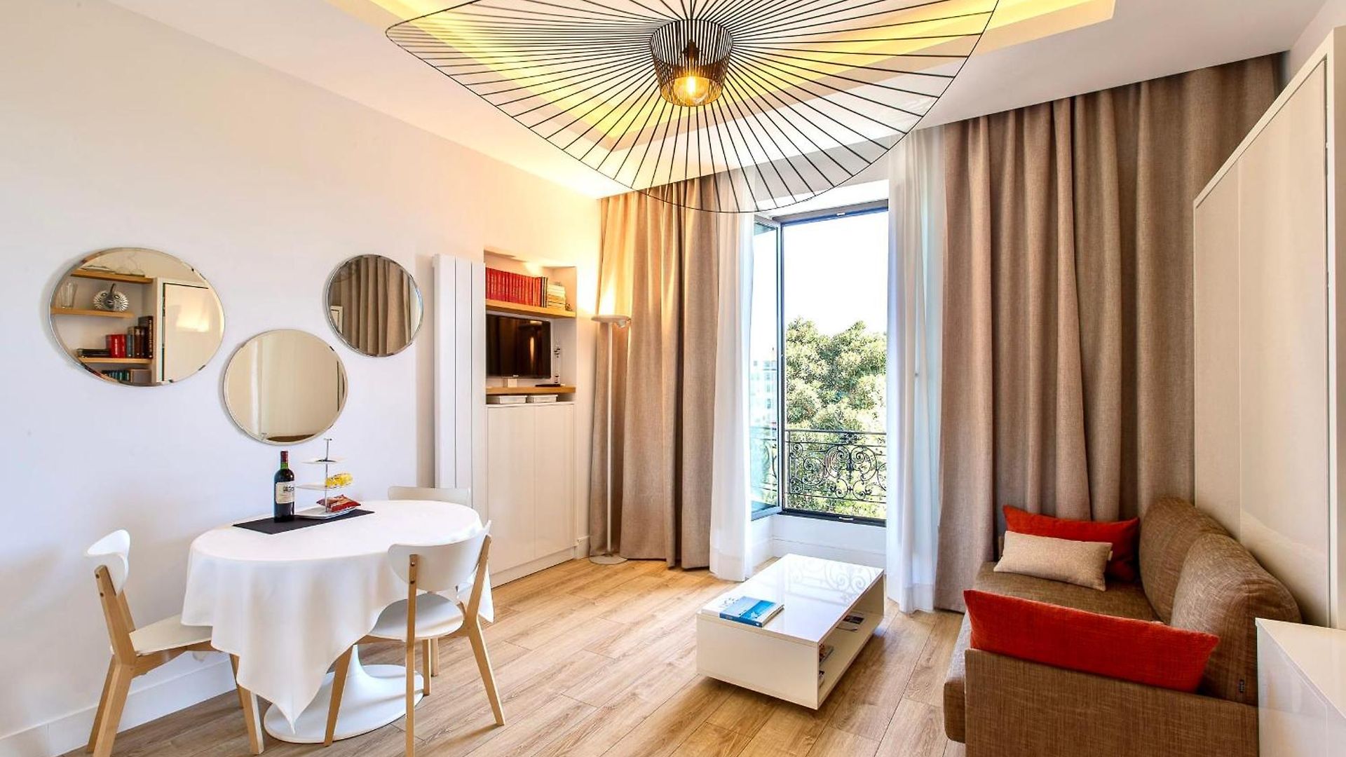 Grand Center At 2 Minutes Walk From The Nice