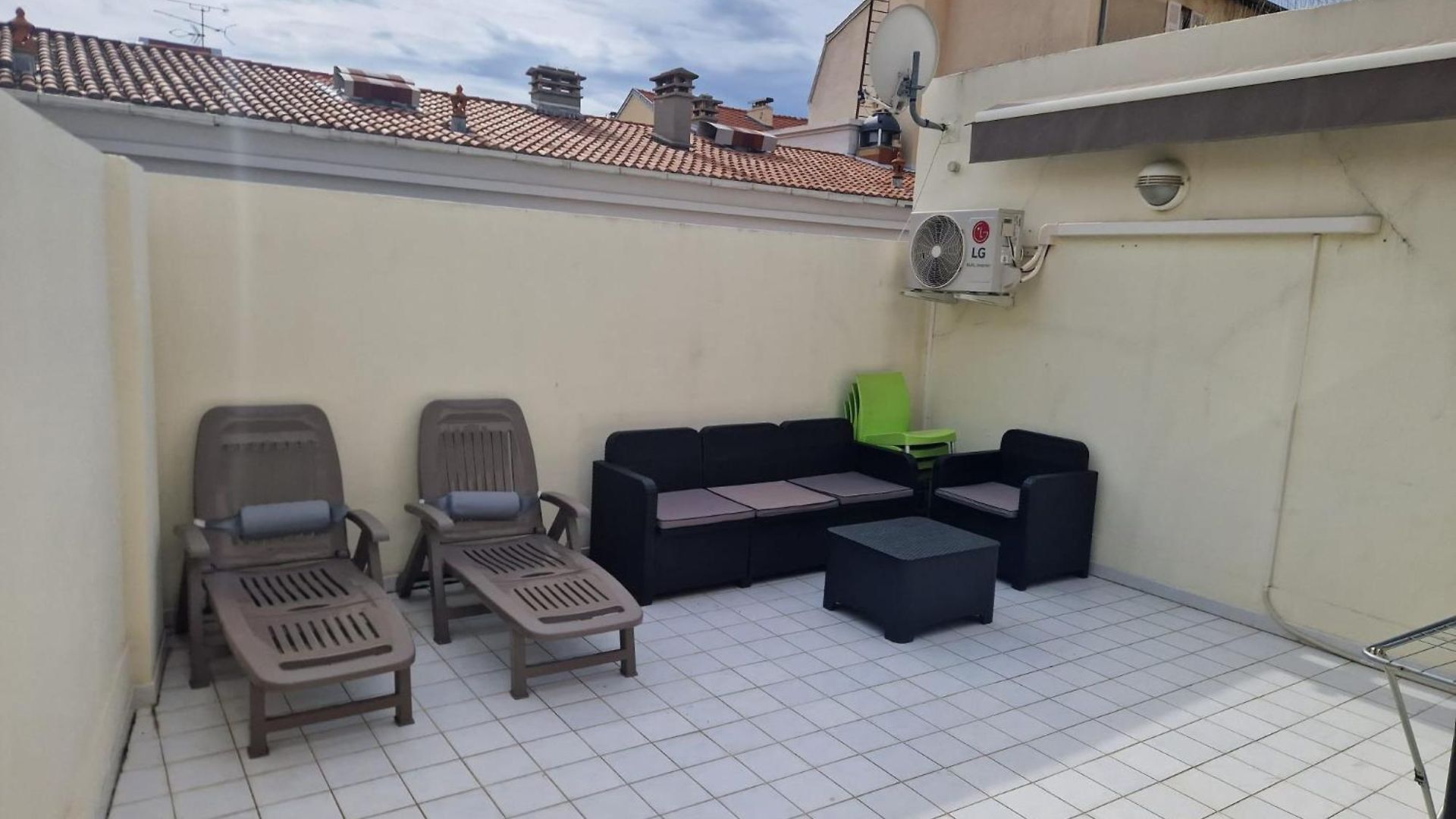 Plein Centre Climatisé Et Spacieux Avec Grande Terrasse Sur Le Toit à Nice