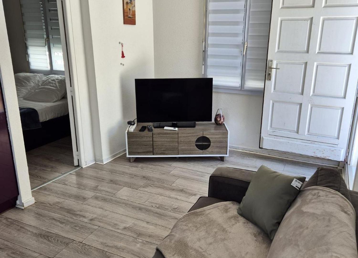 Appartement Plein Centre Climatisé Et Spacieux Avec Grande Terrasse Sur Le Toit à *