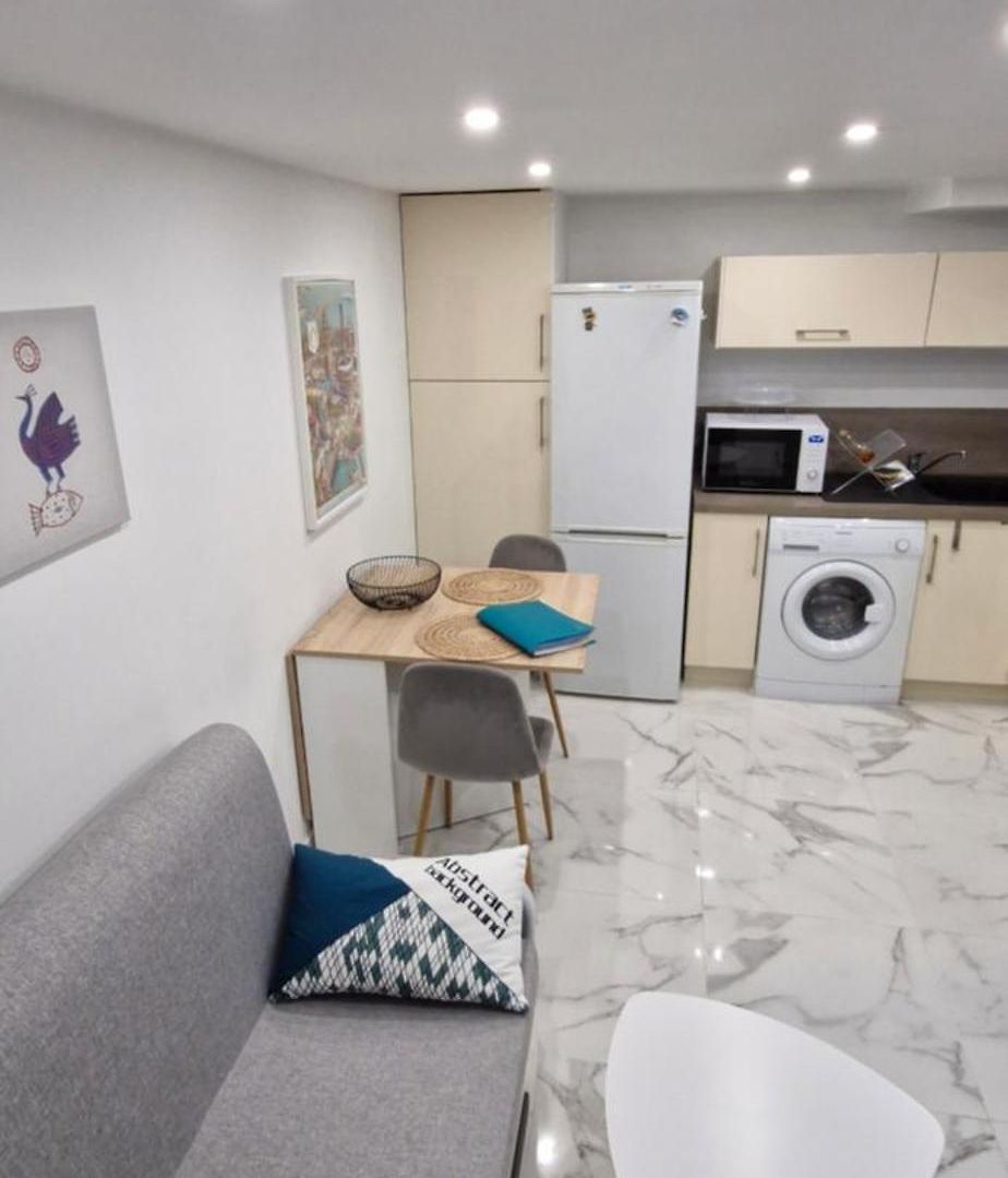 Appartement Magnifique 2 Pièces - Port De *