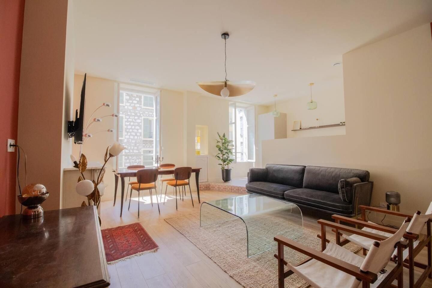 Le Charme De L'ancien, Rénové - - 4 Personnes Appartement *