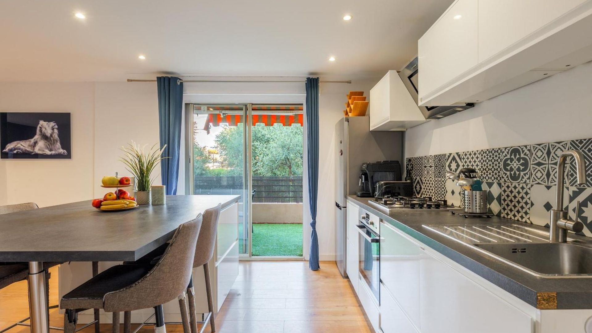 Grand 2 Pieces Et Belle Terrasse Ensoleillee Nice