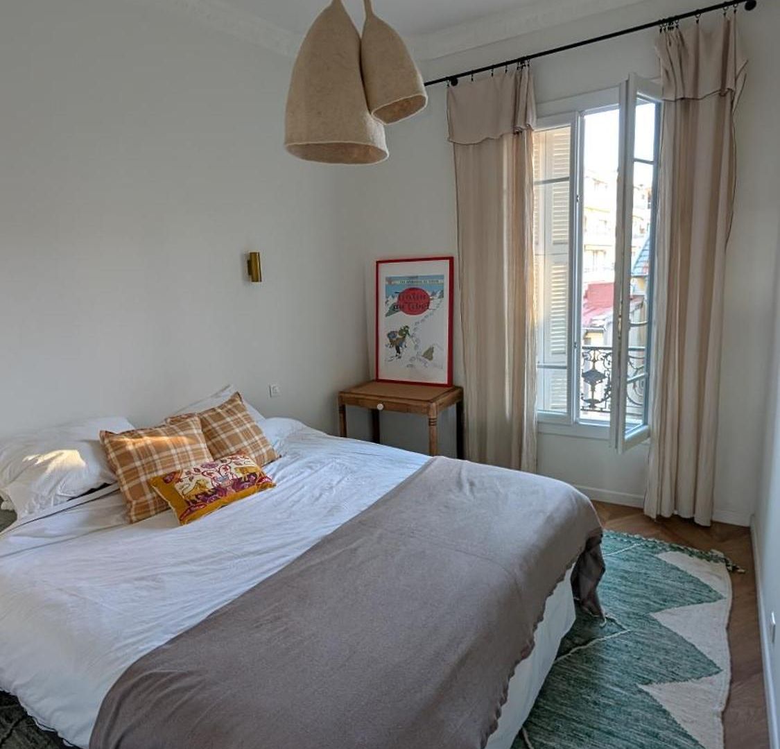 Bright, Spacious 2 Bedroom Apartment, Walk To & Old Town Nice