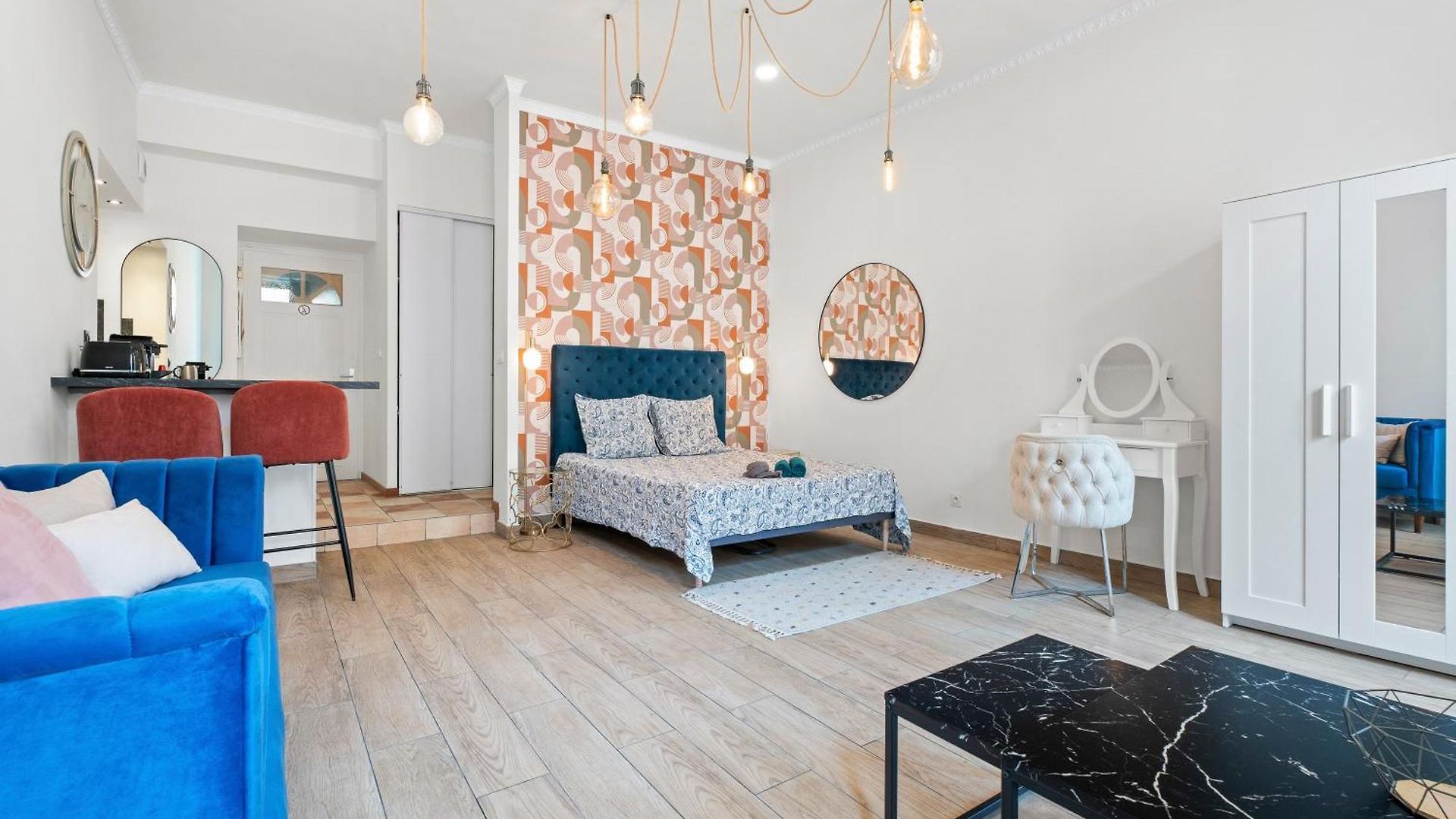 Renting - 2 Massena - Luxury Loft - Balcony Massena Square View - Aircon Nice