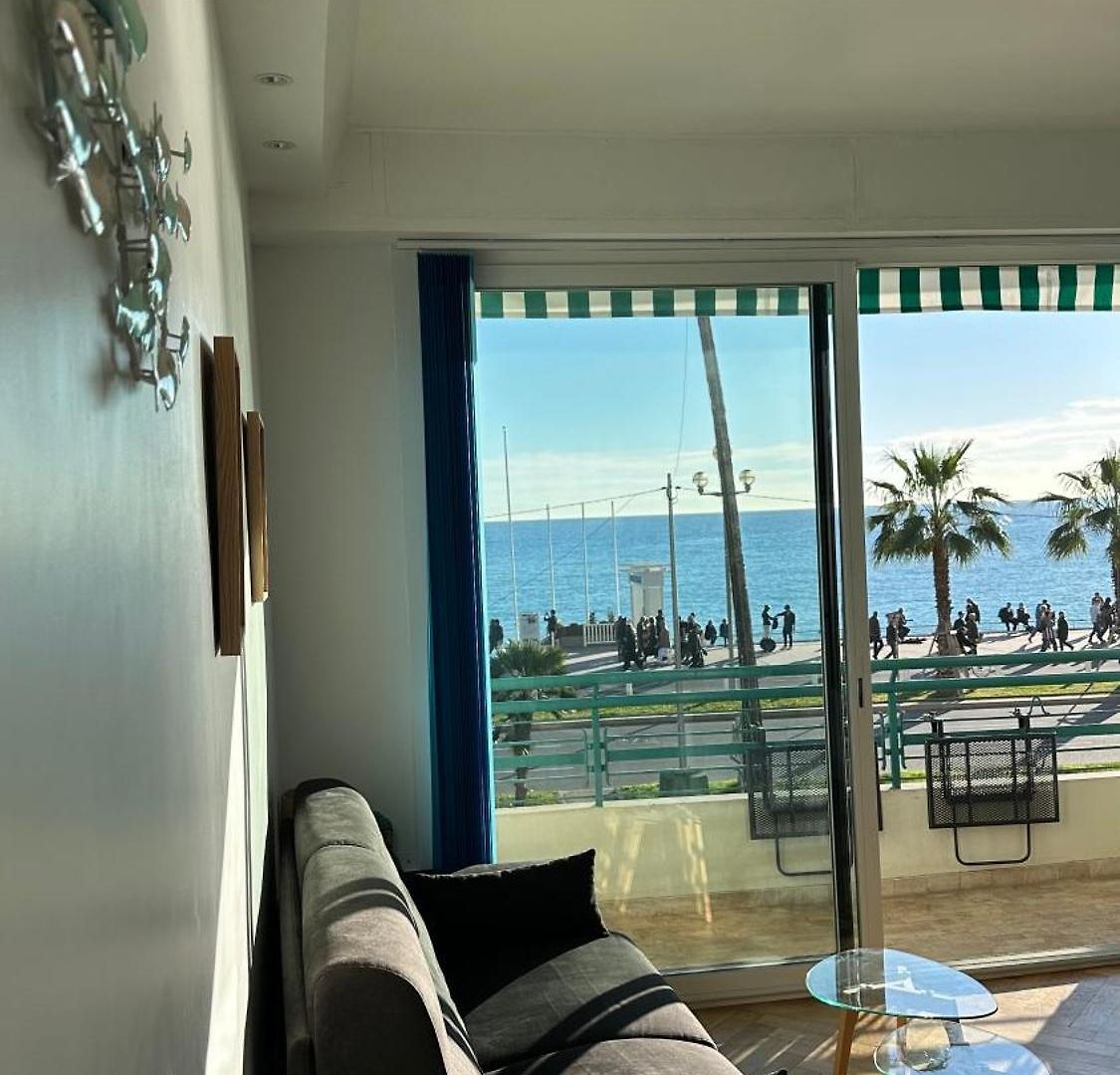 Appartement Carre D Or Face A La *