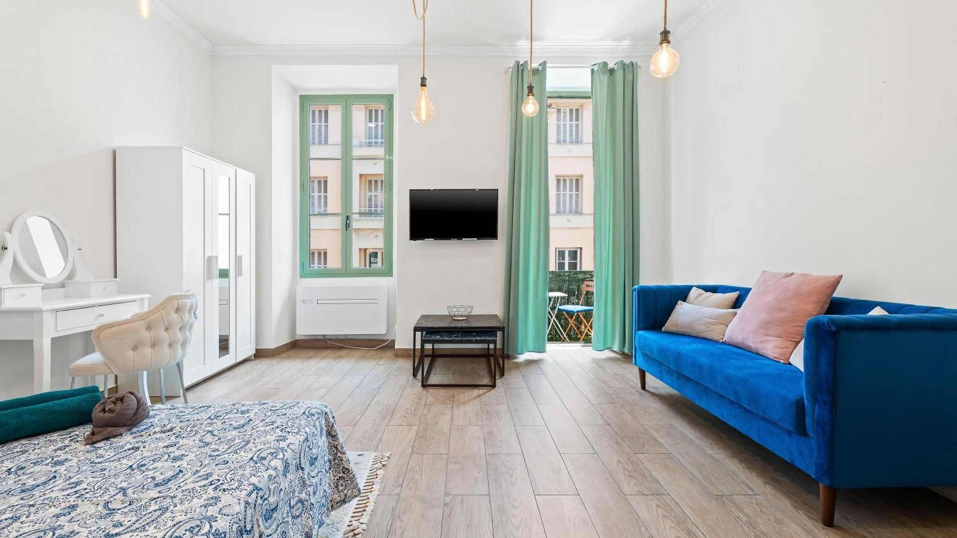Renting - 2 Massena - Luxury Loft - Balcony Massena Square View - Aircon Nice