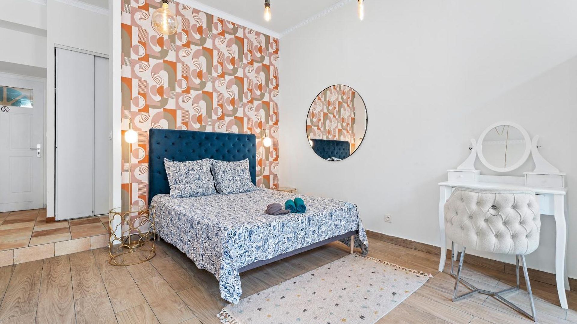 Renting - 2 Massena - Luxury Loft - Balcony Massena Square View - Aircon Apartment