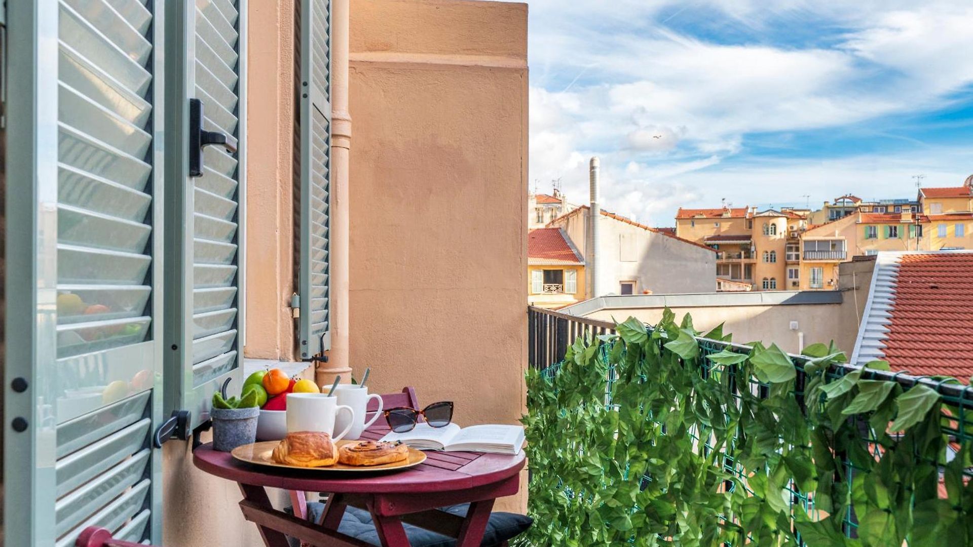 Center 2 Min Walk To Quiet Sunny Balcony *