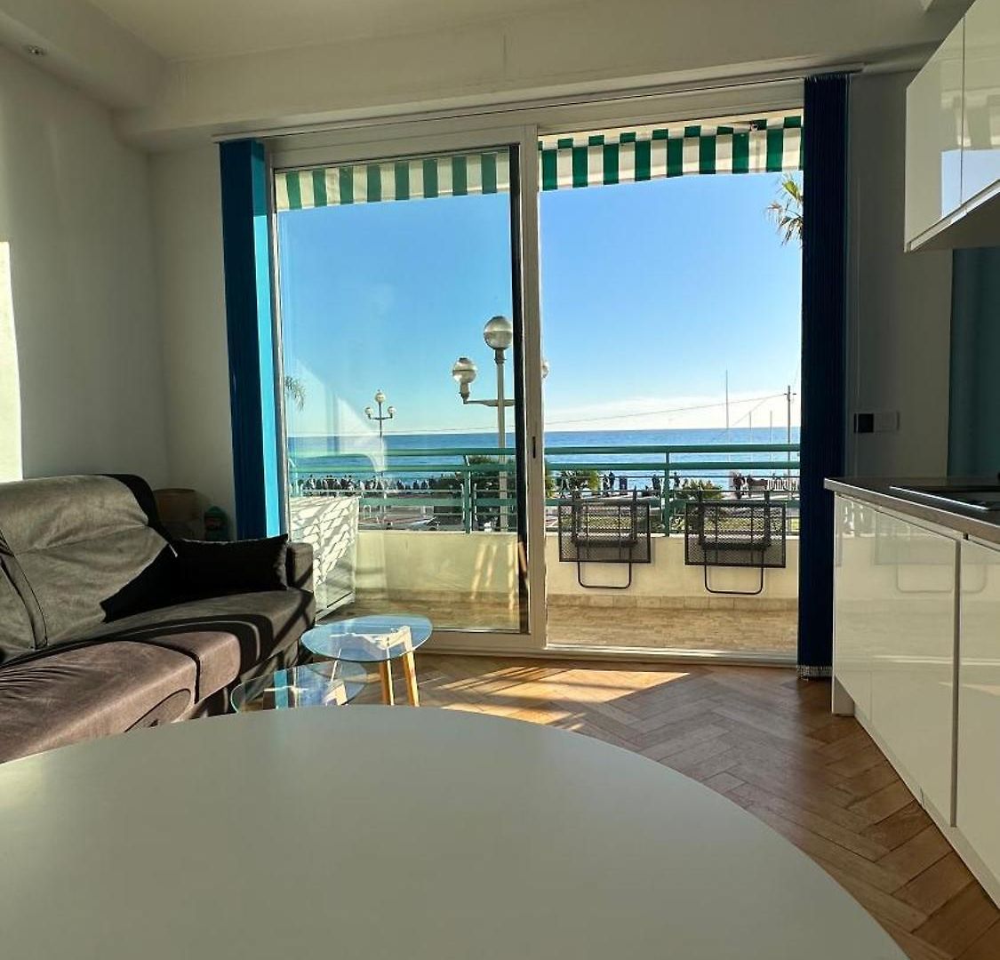 Appartement Carre D Or Face A La