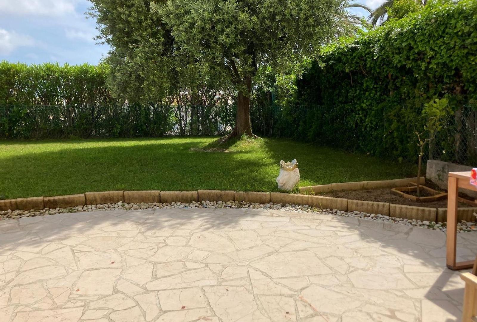 Beautiful 3 Bedroom With Garden * Nice