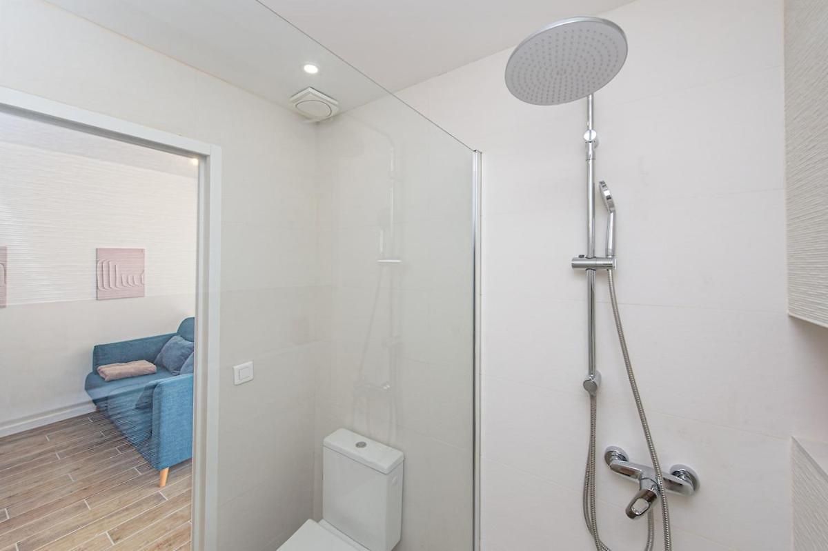 Nice, 3-room Refurbished Near Train Station Appartement