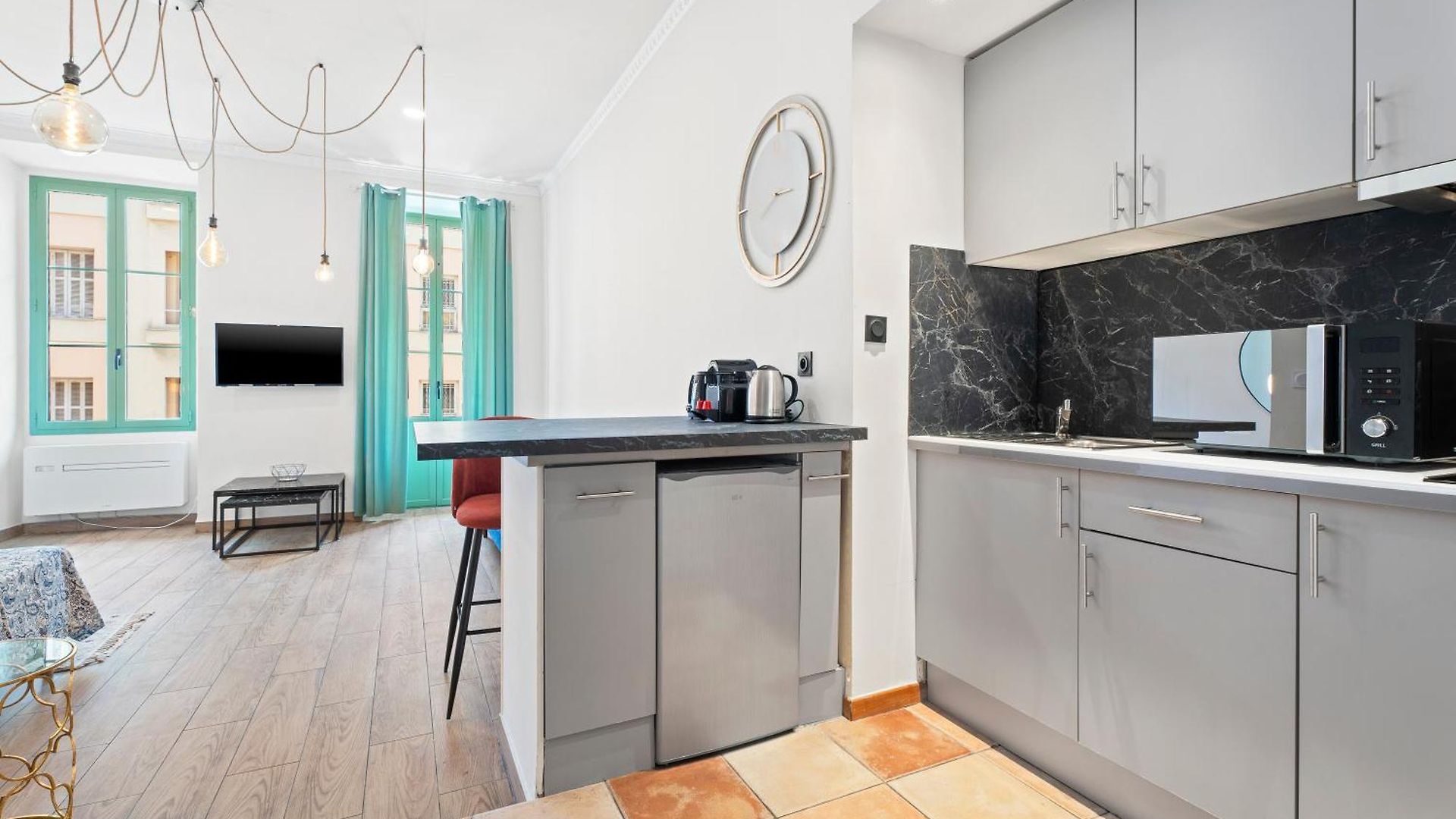 Renting - 2 Massena - Luxury Loft - Balcony Massena Square View - Aircon Apartment Nice