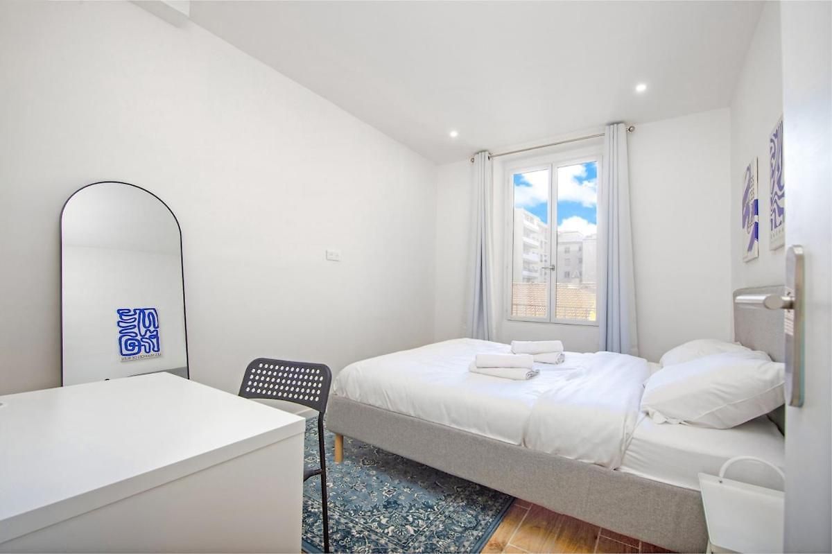Nice, 3-room Refurbished Near Train Station *