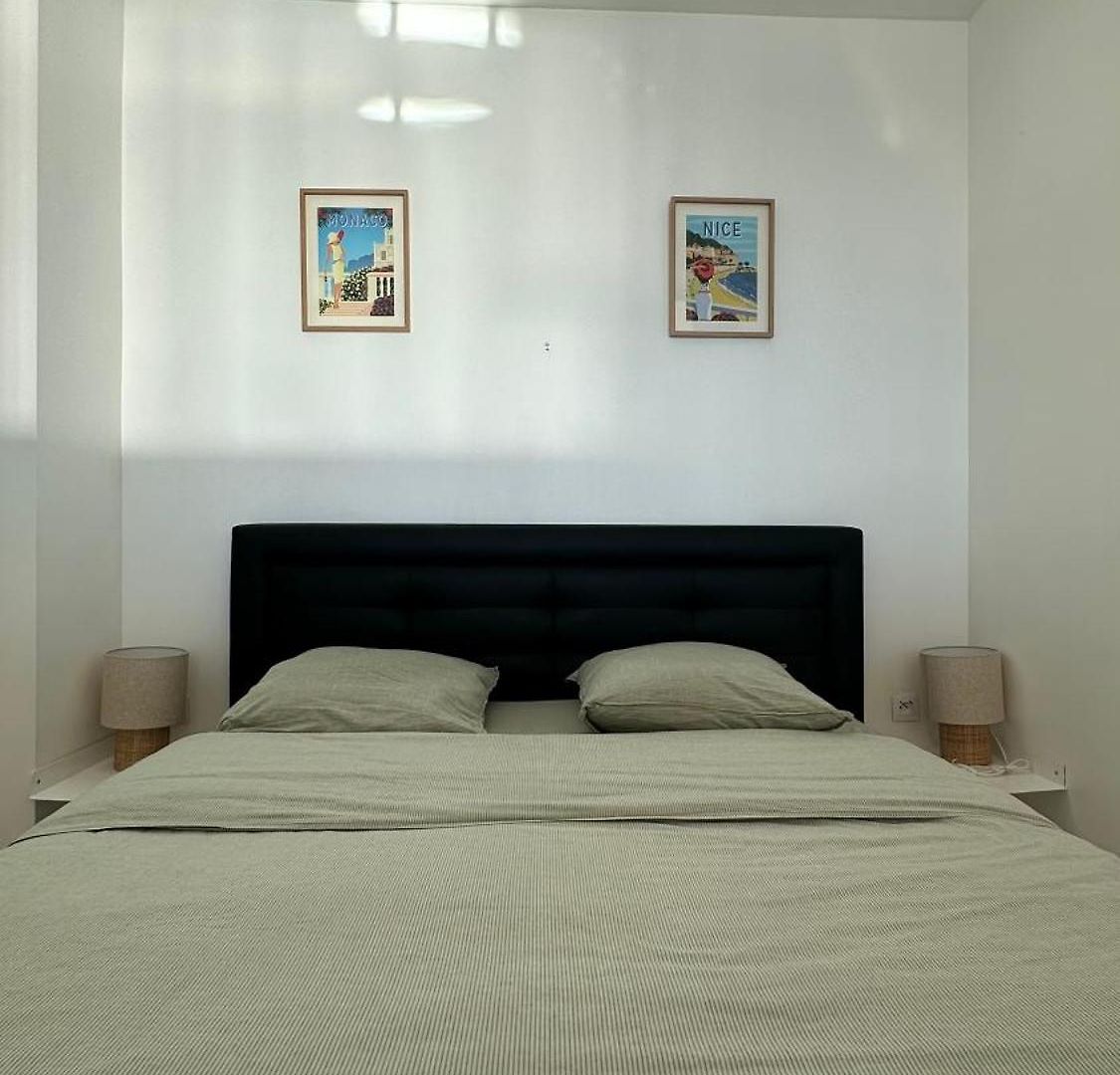 Appartement Carre D Or Face A La